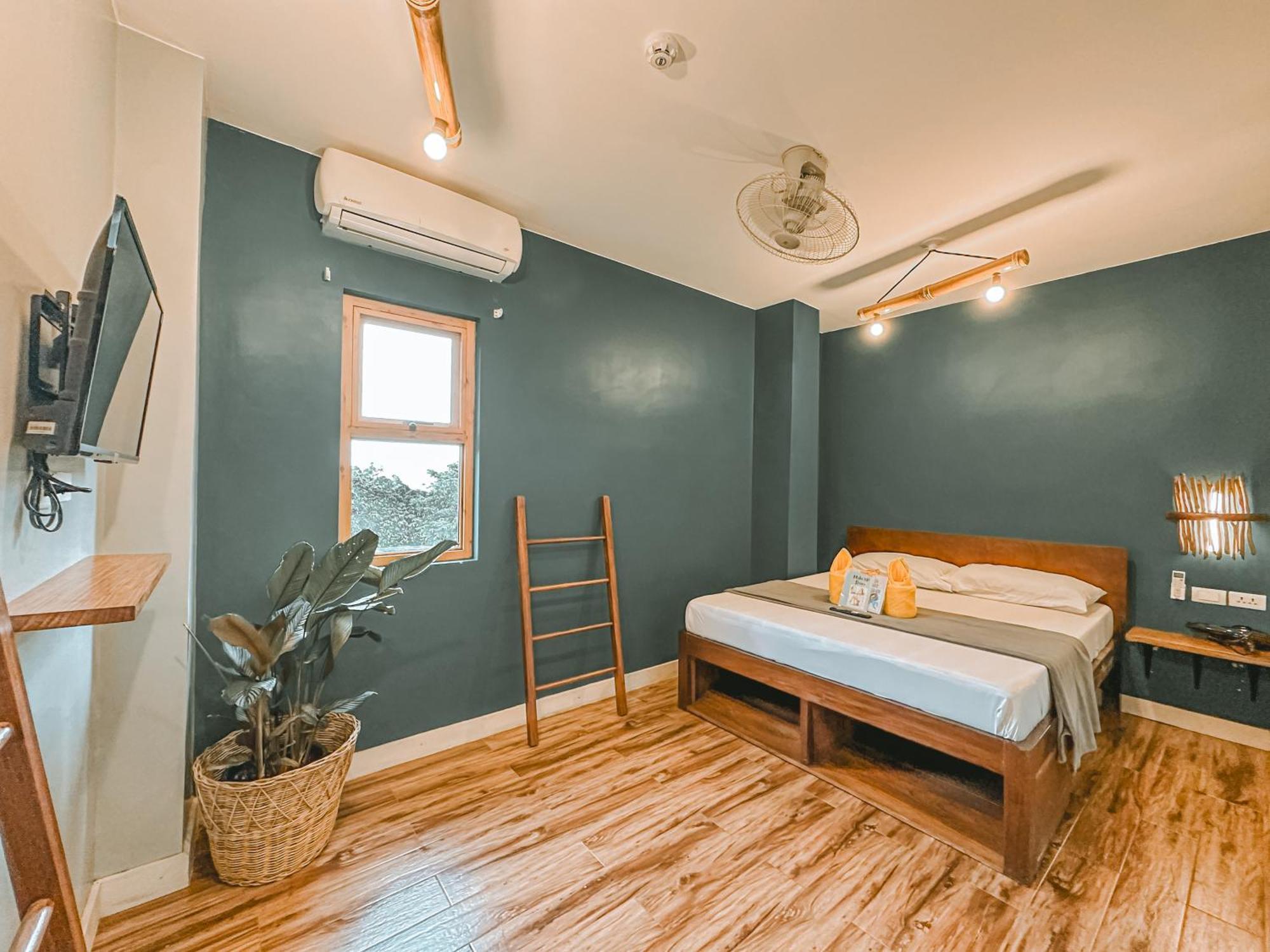 Outpost Hostel - קורון מראה חיצוני תמונה